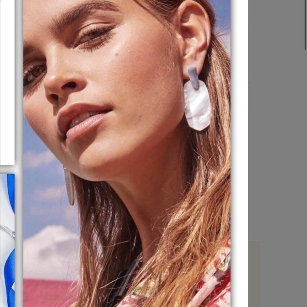 KENDRA‎ Scott Ivory Silver Oval Drop Mother of Pearl Statement Earrings